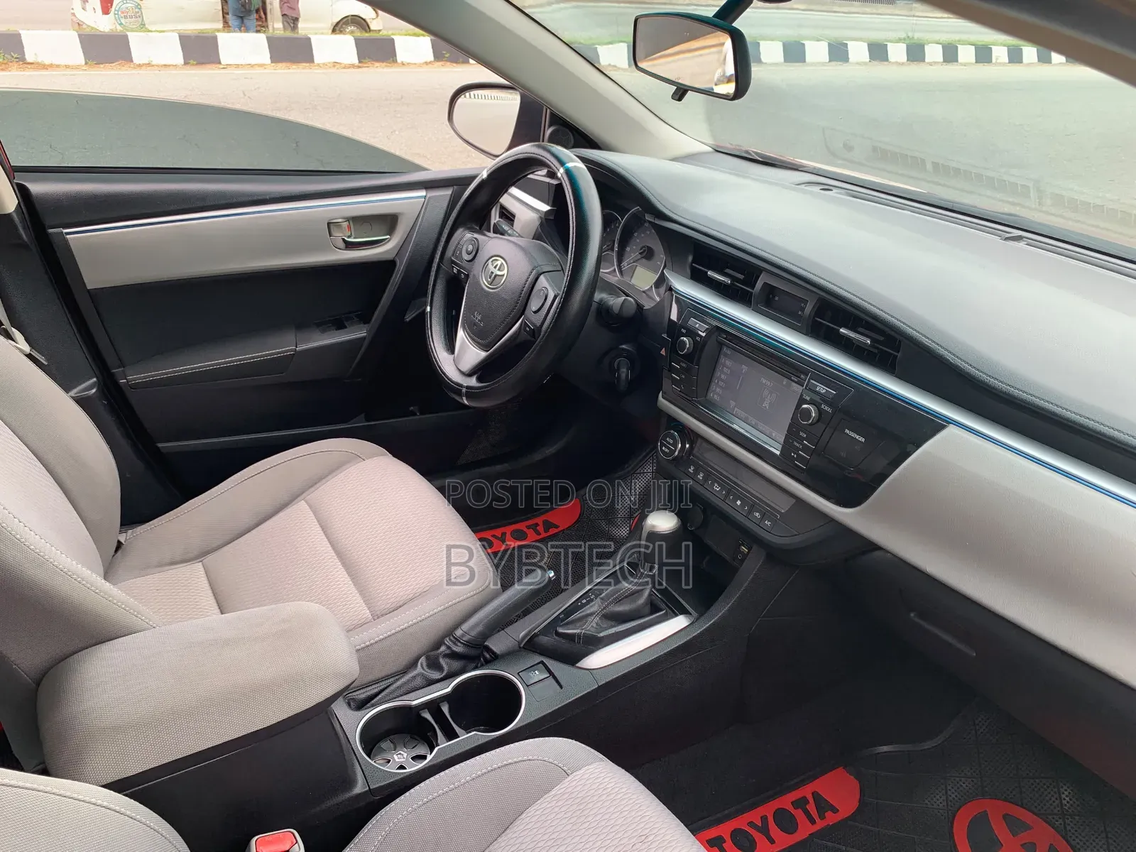Toyota Corolla 2015 Red