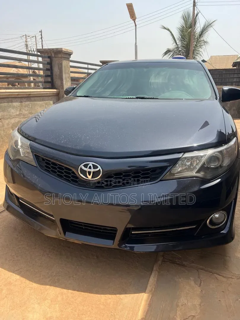 Toyota Camry 2013 Gray