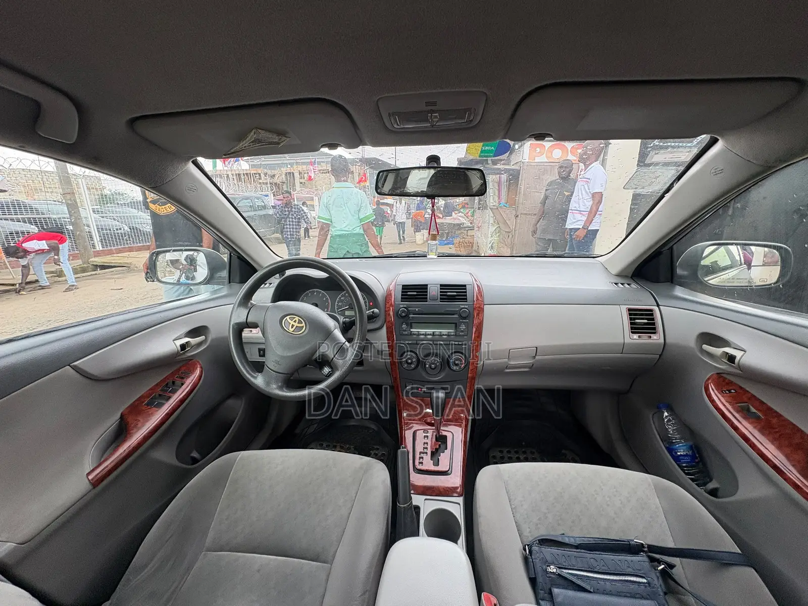 Toyota Corolla 2010 Silver