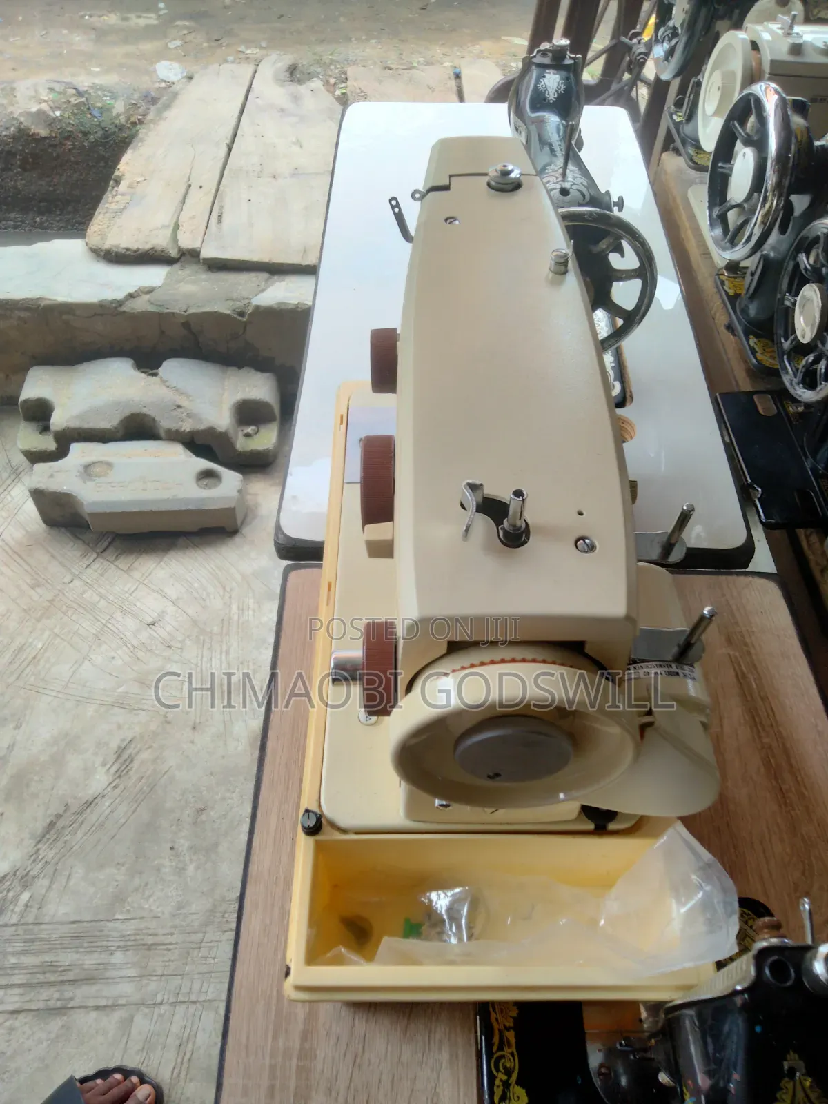 Original Electric and Manual Straight and Zigzag Sewing Machine.