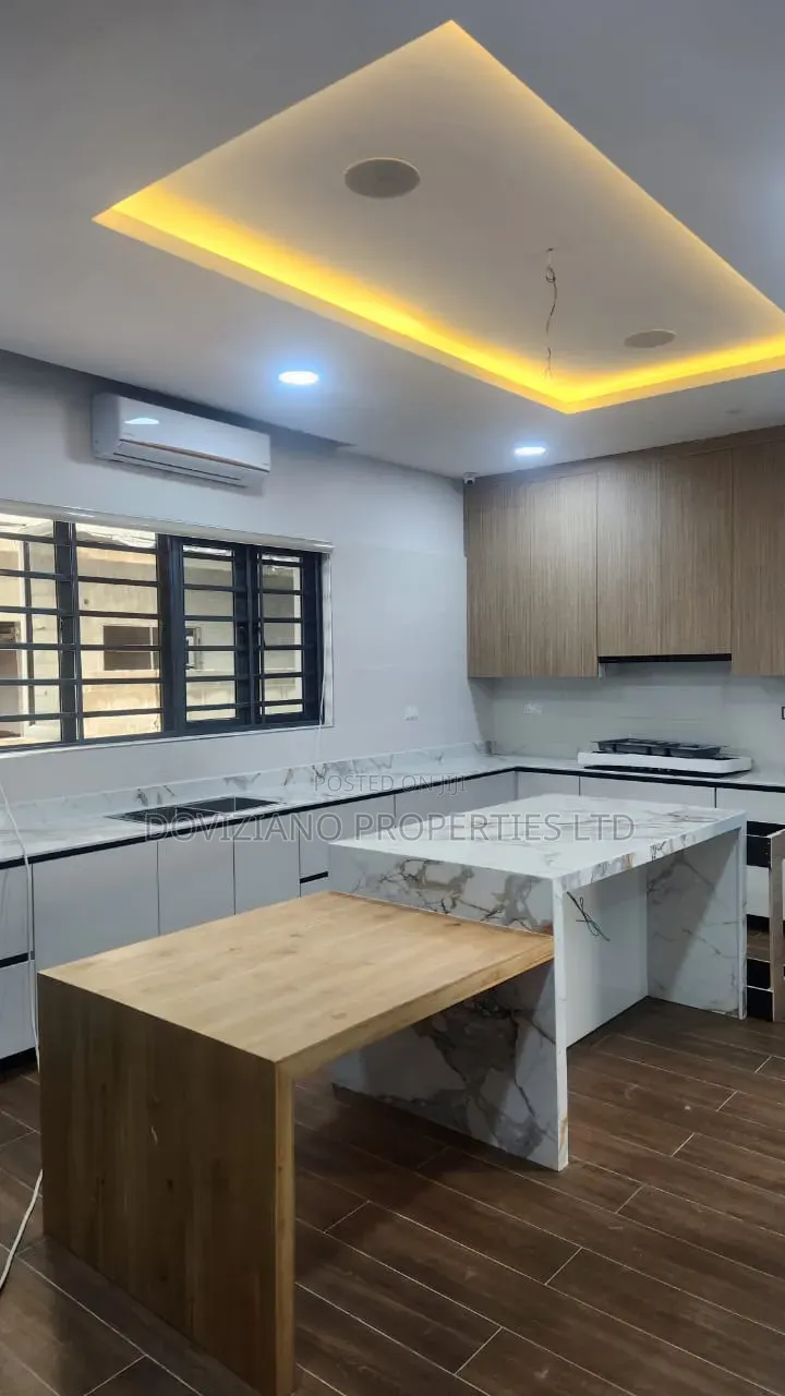 5bdrm Duplex in VGC / Ajah for sale