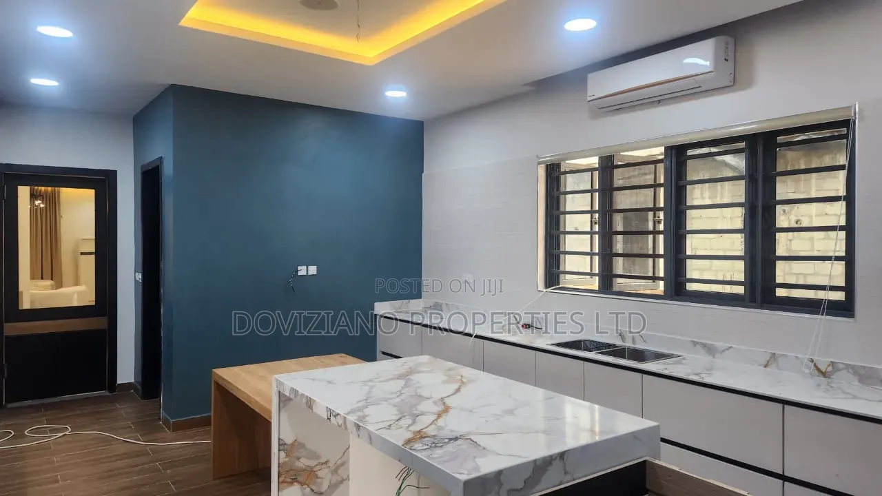 5bdrm Duplex in VGC / Ajah for sale