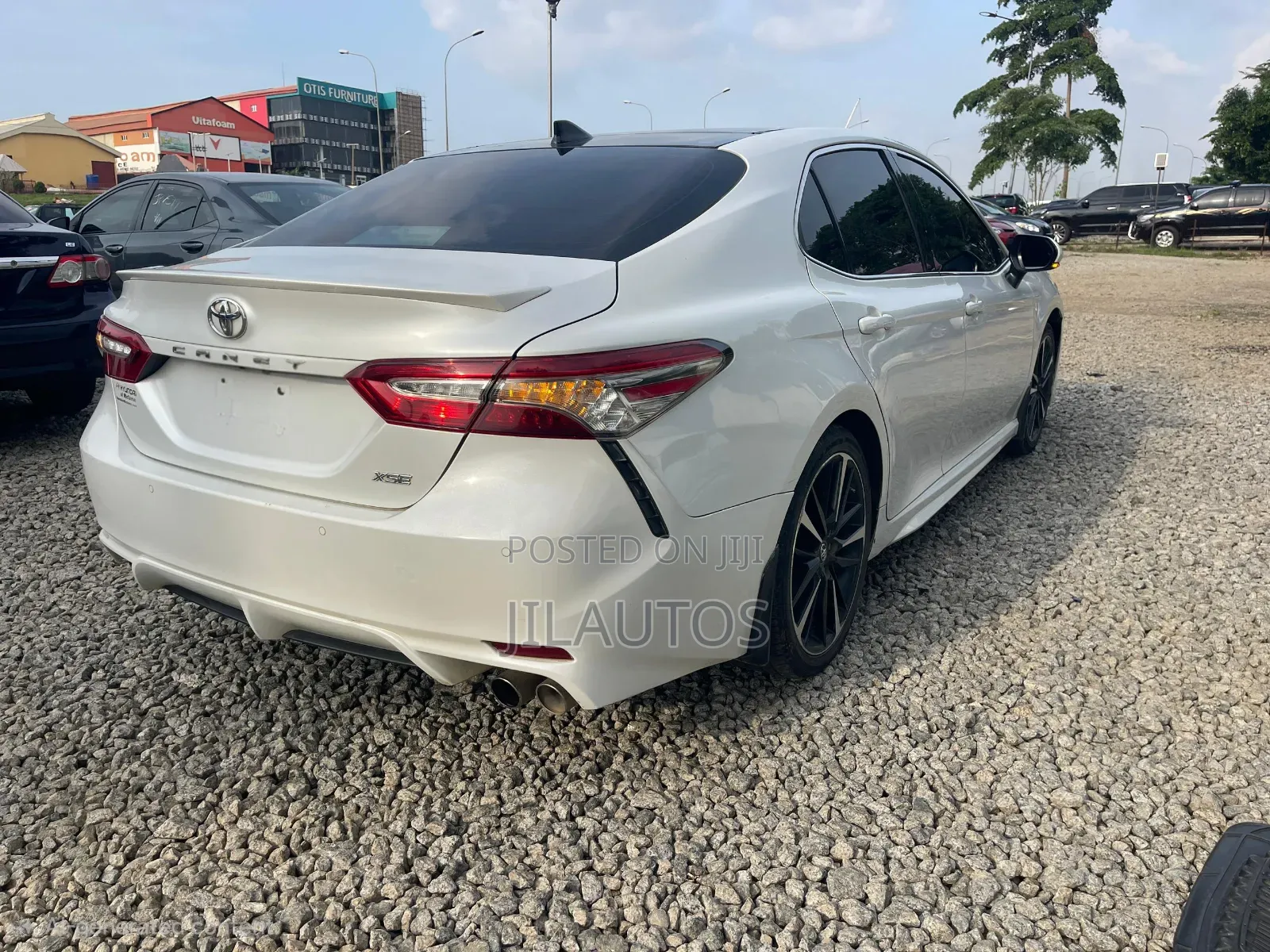 Toyota Camry 2019 White