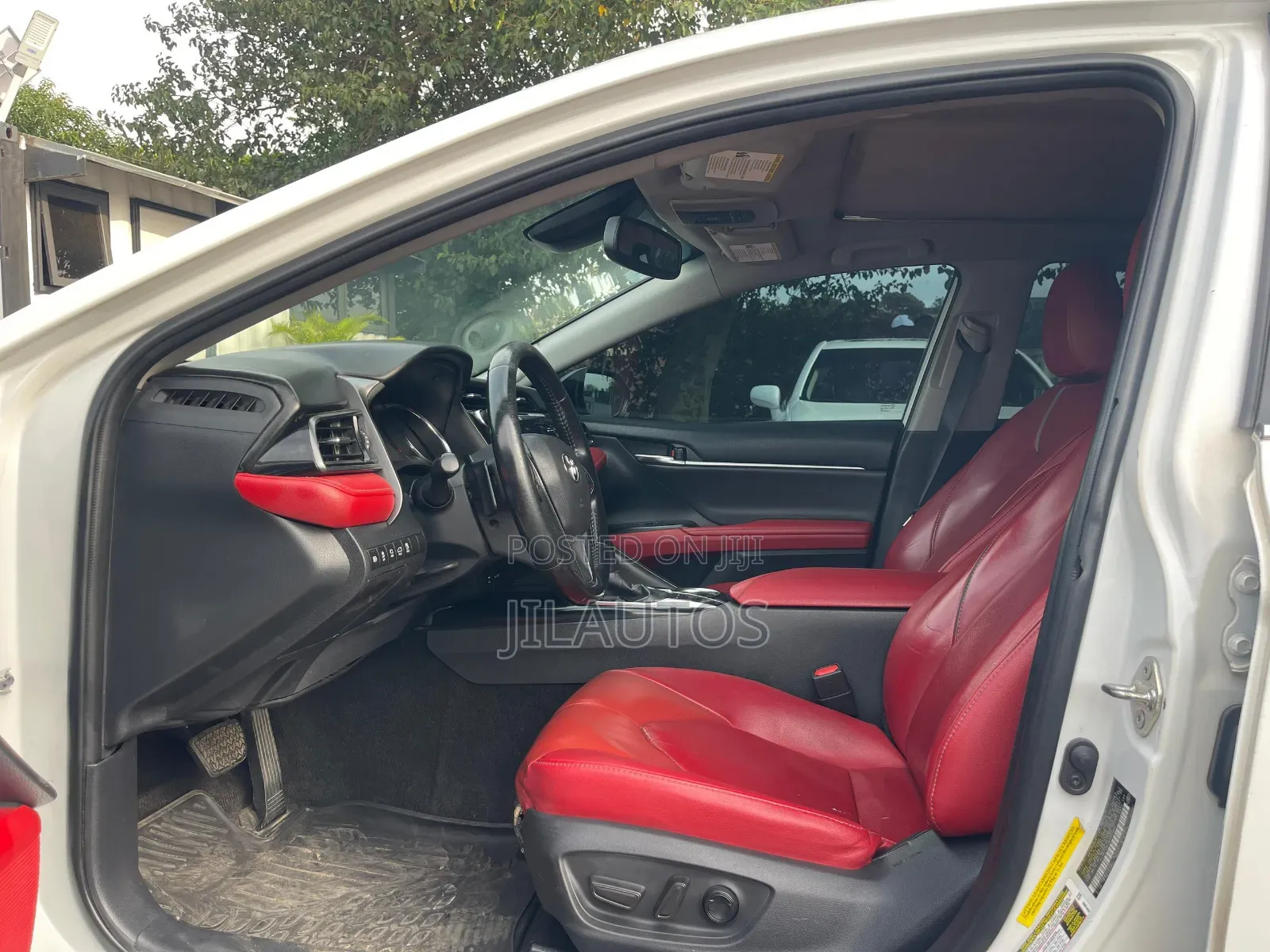 Toyota Camry 2019 White
