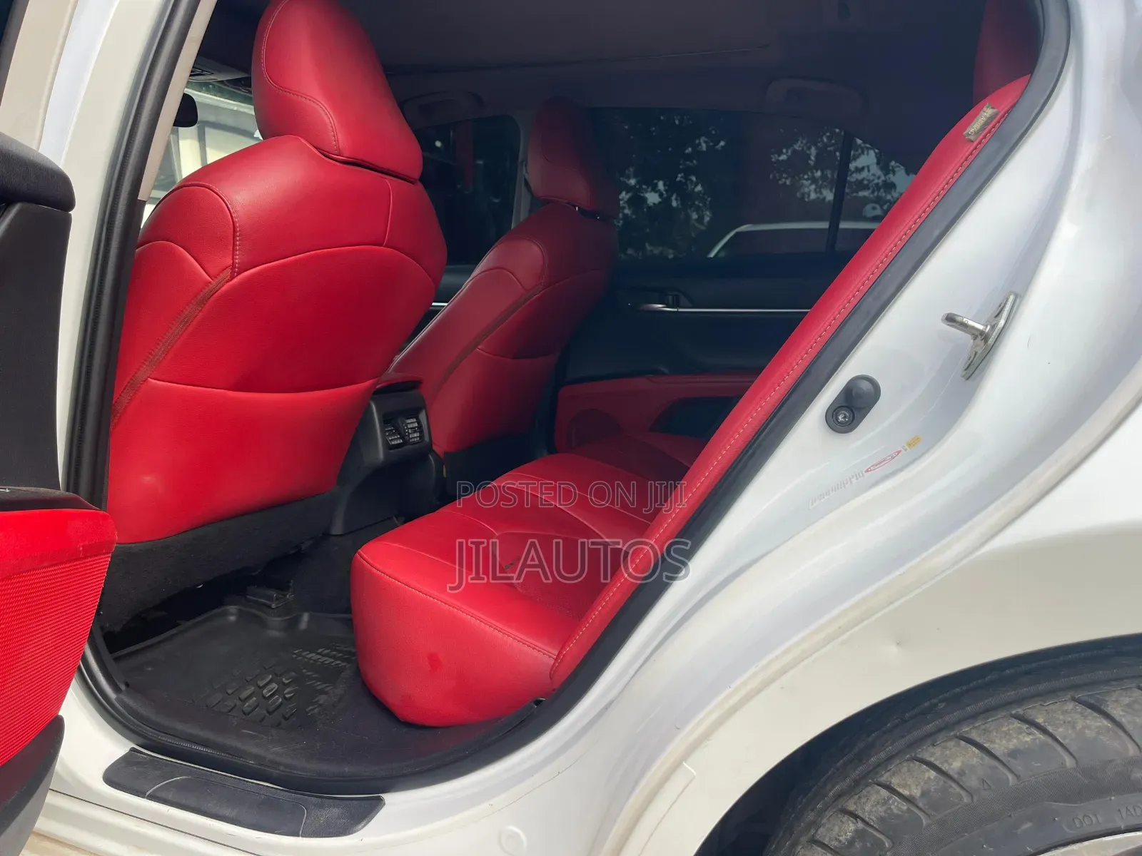 Toyota Camry 2019 White