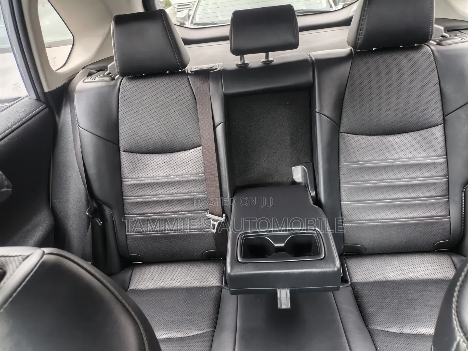 Toyota RAV4 Limited 2021 Silver