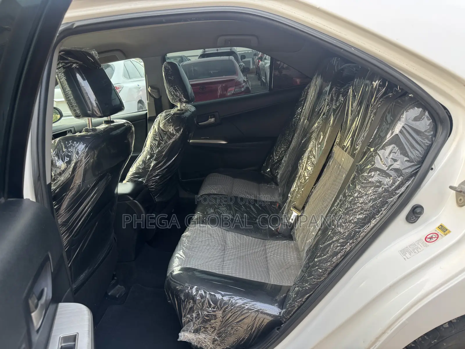 Toyota Camry SE 4dr Sedan (2.5L 4cyl 6A) 2013 White