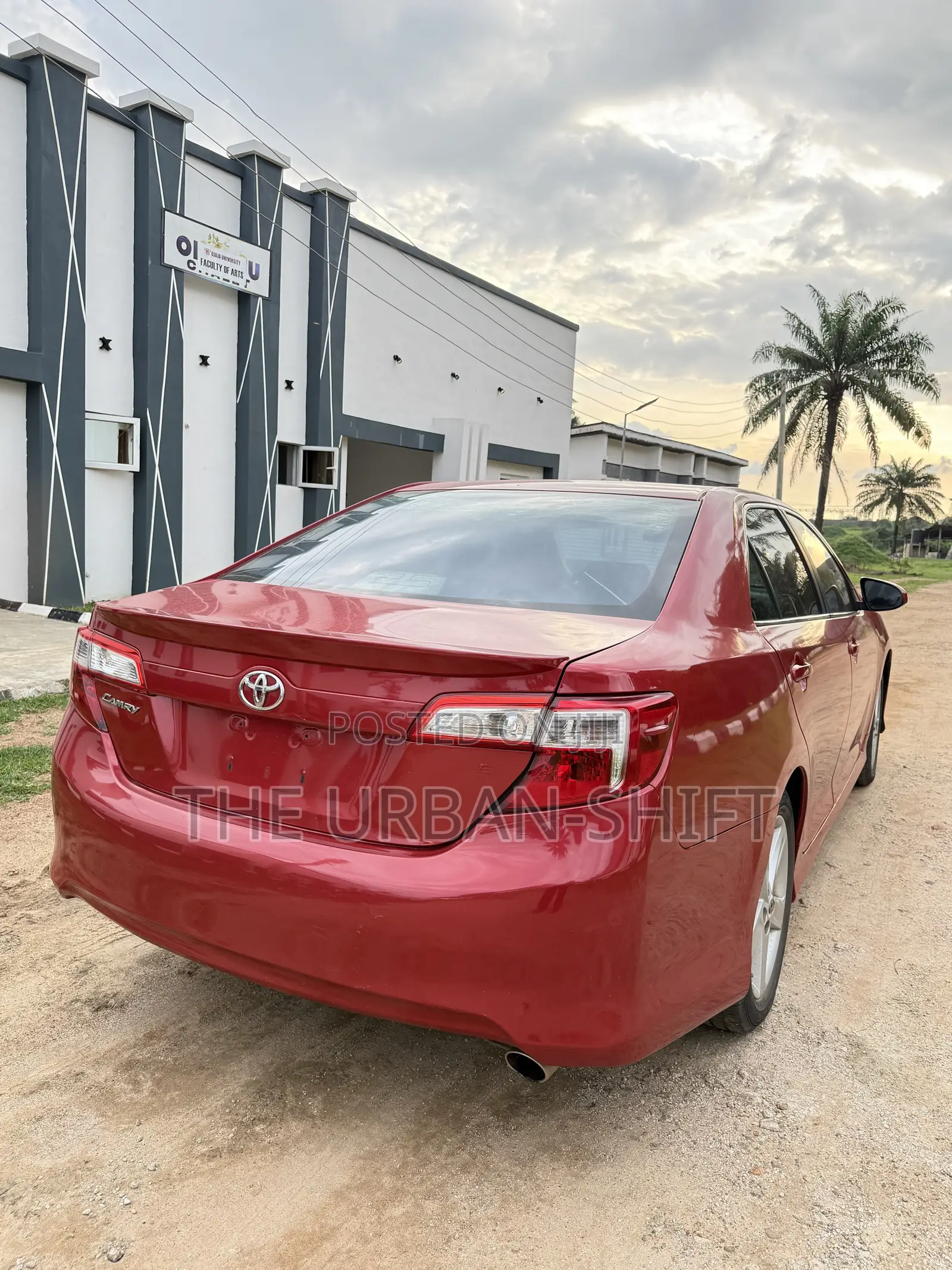 Toyota Camry SE 4dr Sedan (2.5L 4cyl 6A) 2012 Red