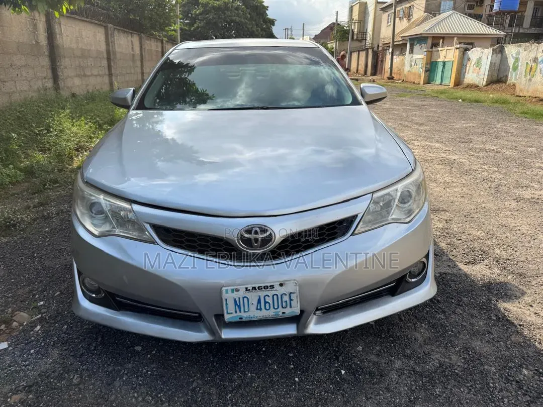 Toyota Camry 2014 Silver