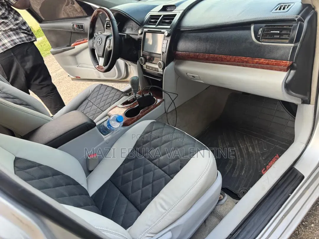 Toyota Camry 2014 Silver