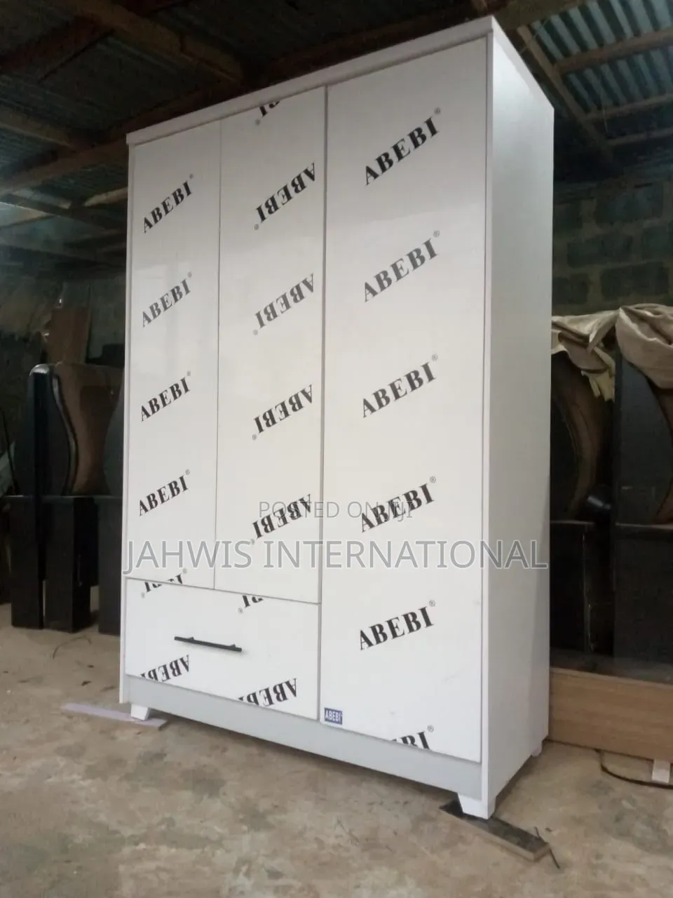 Beautiful HDF High Gloss 4by6ft Wardrobe