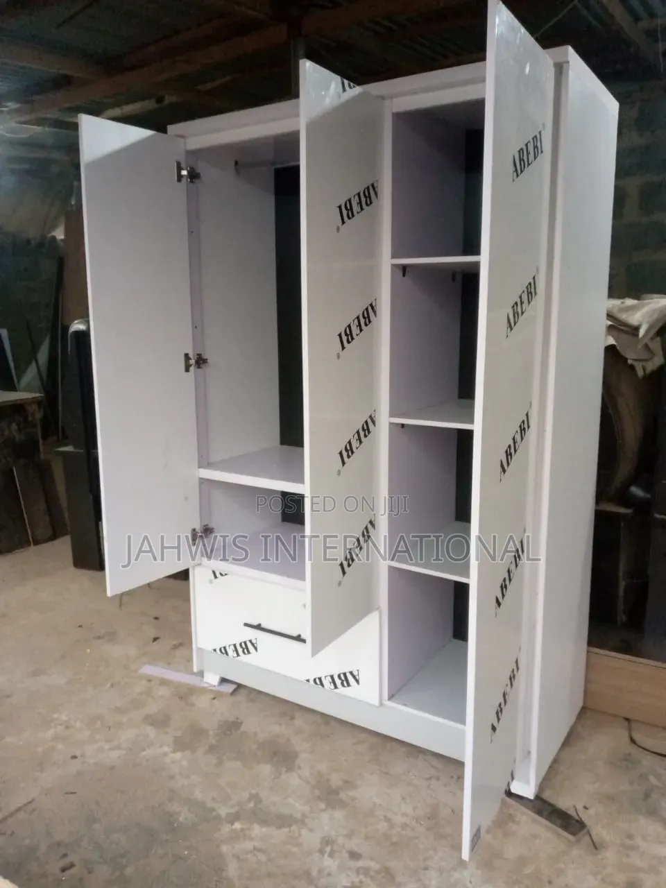 Beautiful HDF High Gloss 4by6ft Wardrobe