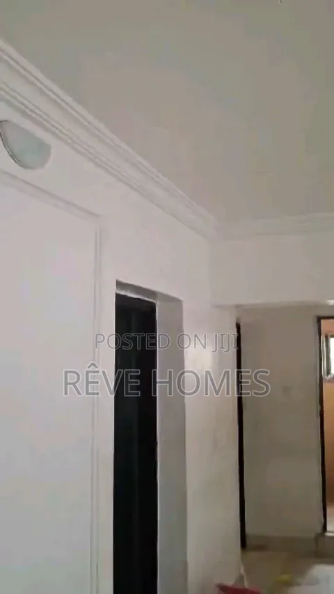 3bdrm Block of Flats in Adekunle for rent