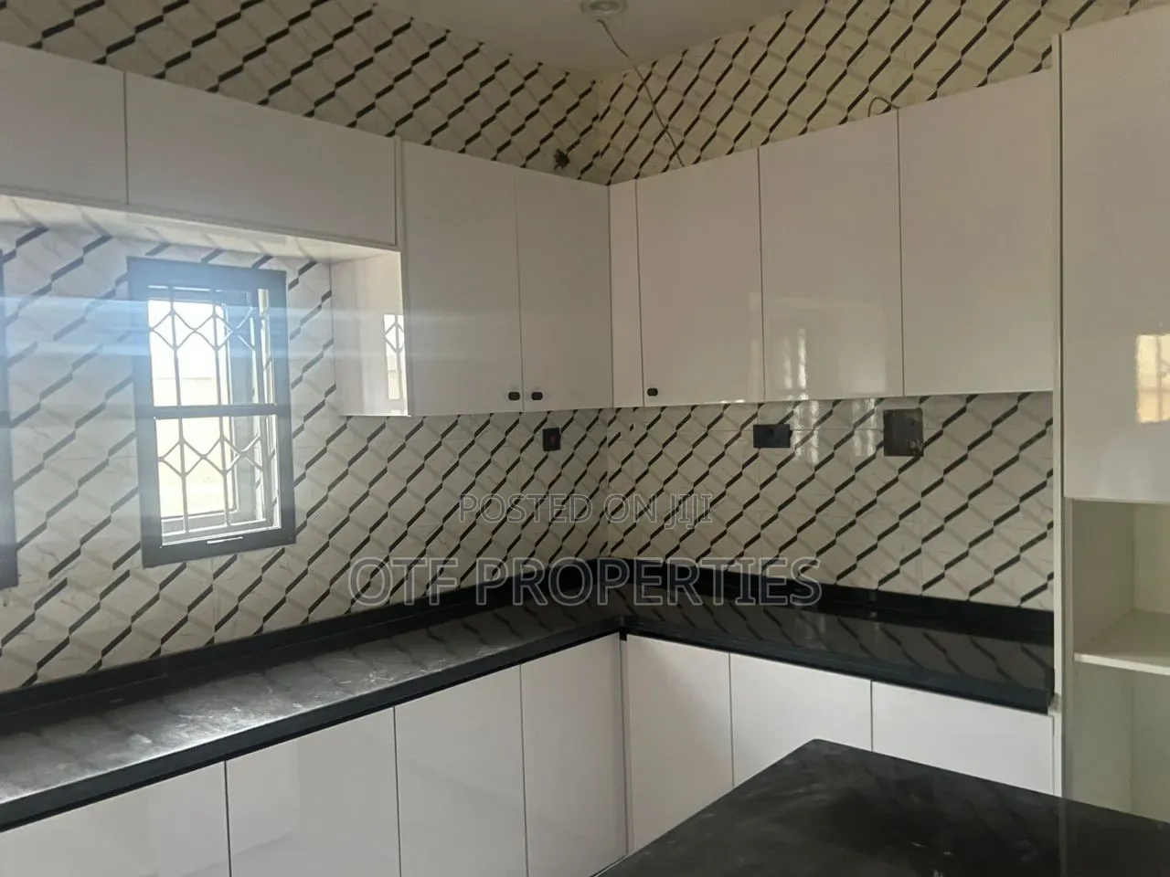 4bdrm Duplex in Jedo Estate,, FHA for rent
