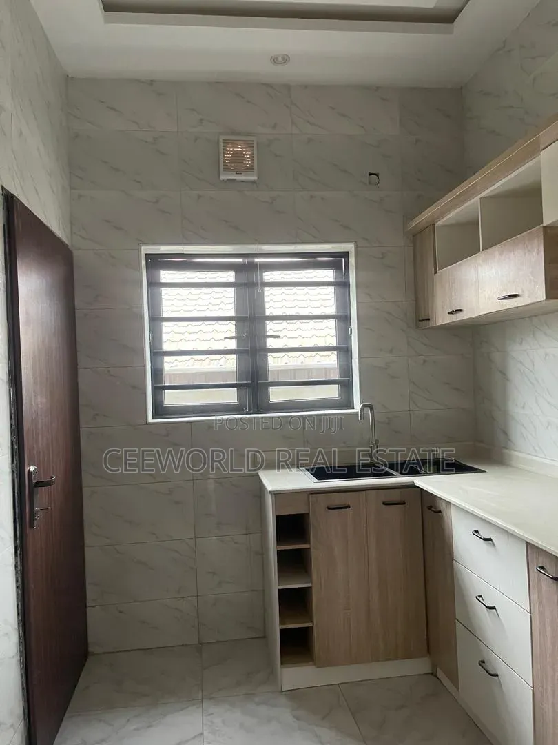 2bdrm Apartment in Olusoji Oluyole, Akala Express for rent