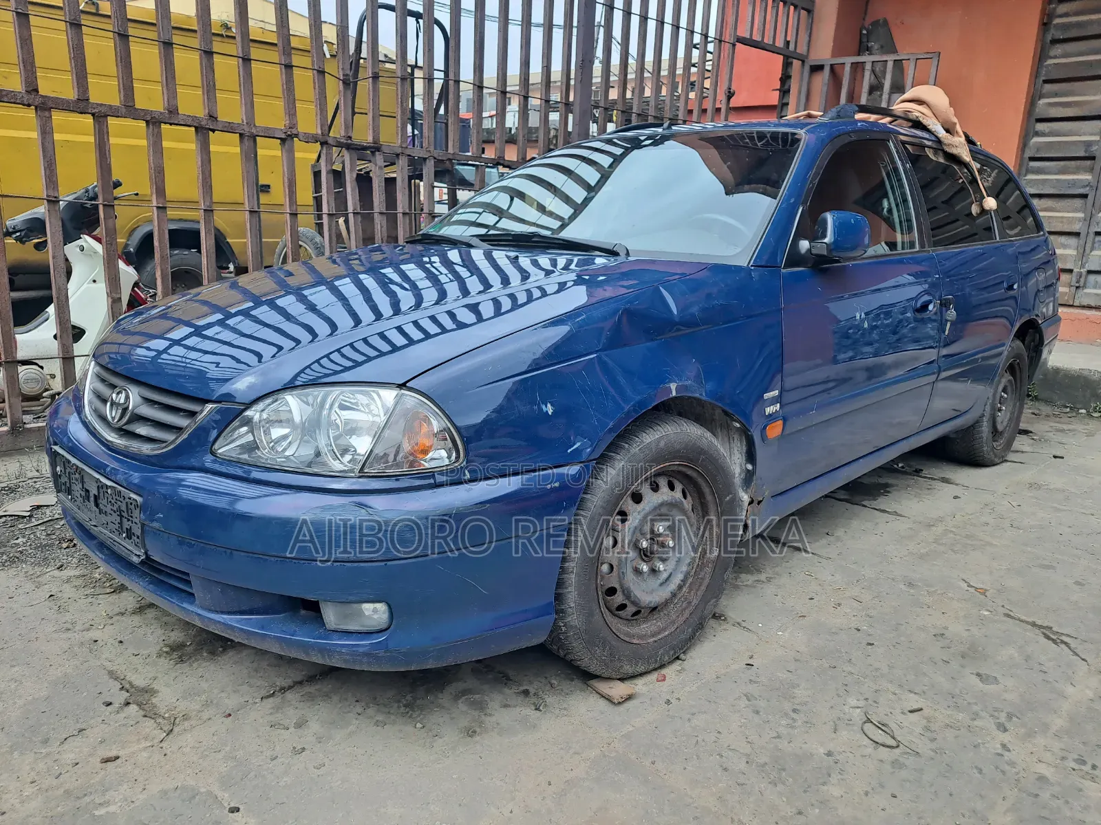 Toyota Avensis 2005 Blue