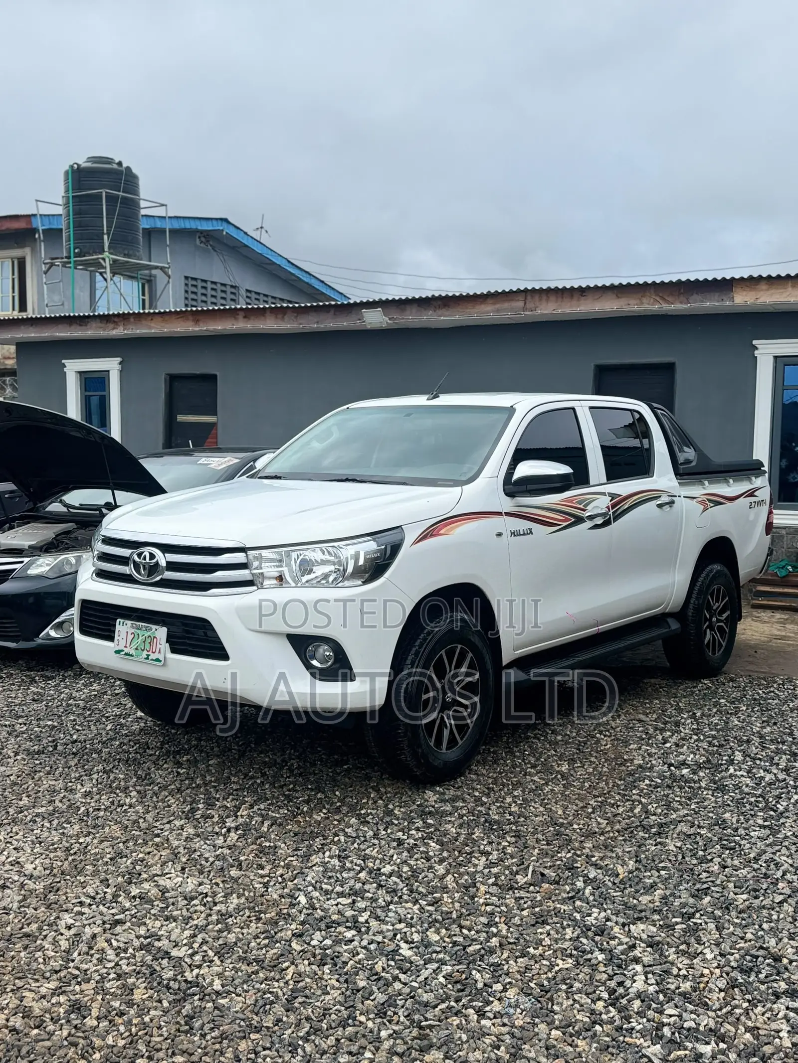 Toyota Hilux 2022 White