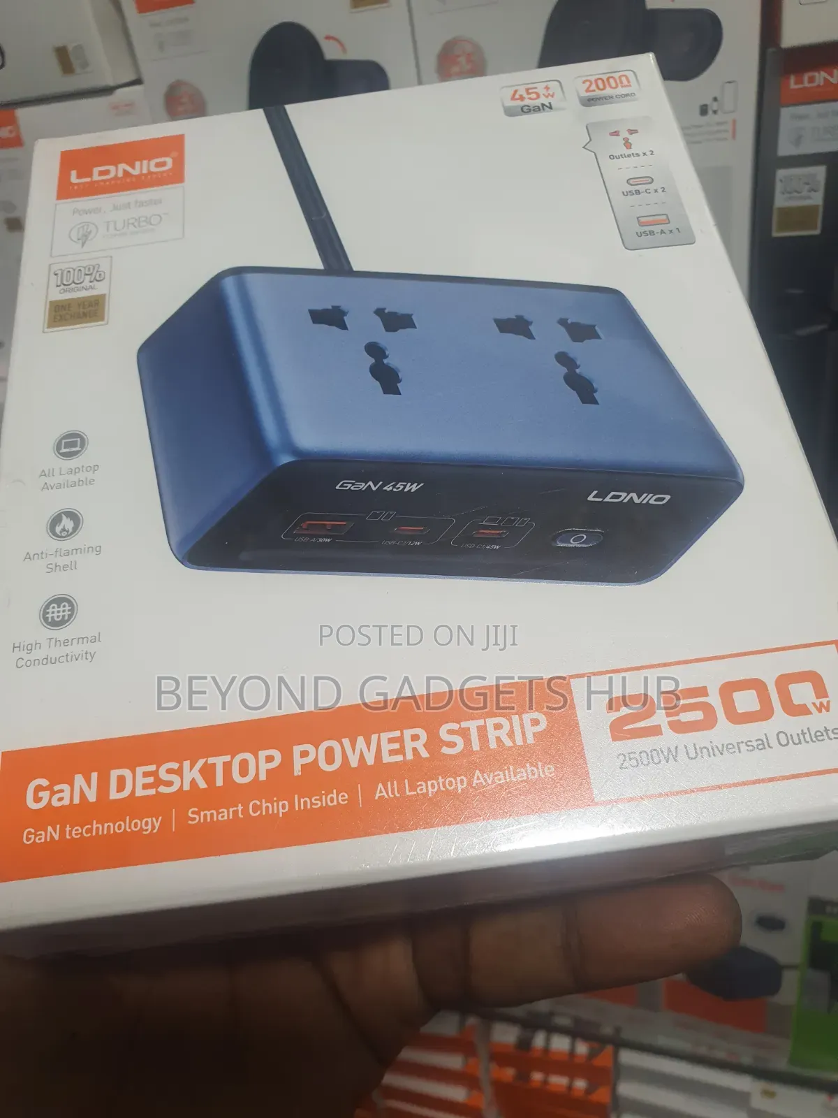 The Ldnio Gan Desktop Power Strip 2500w