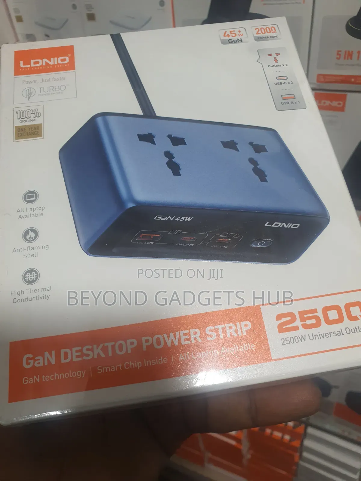 The Ldnio Gan Desktop Power Strip 2500w