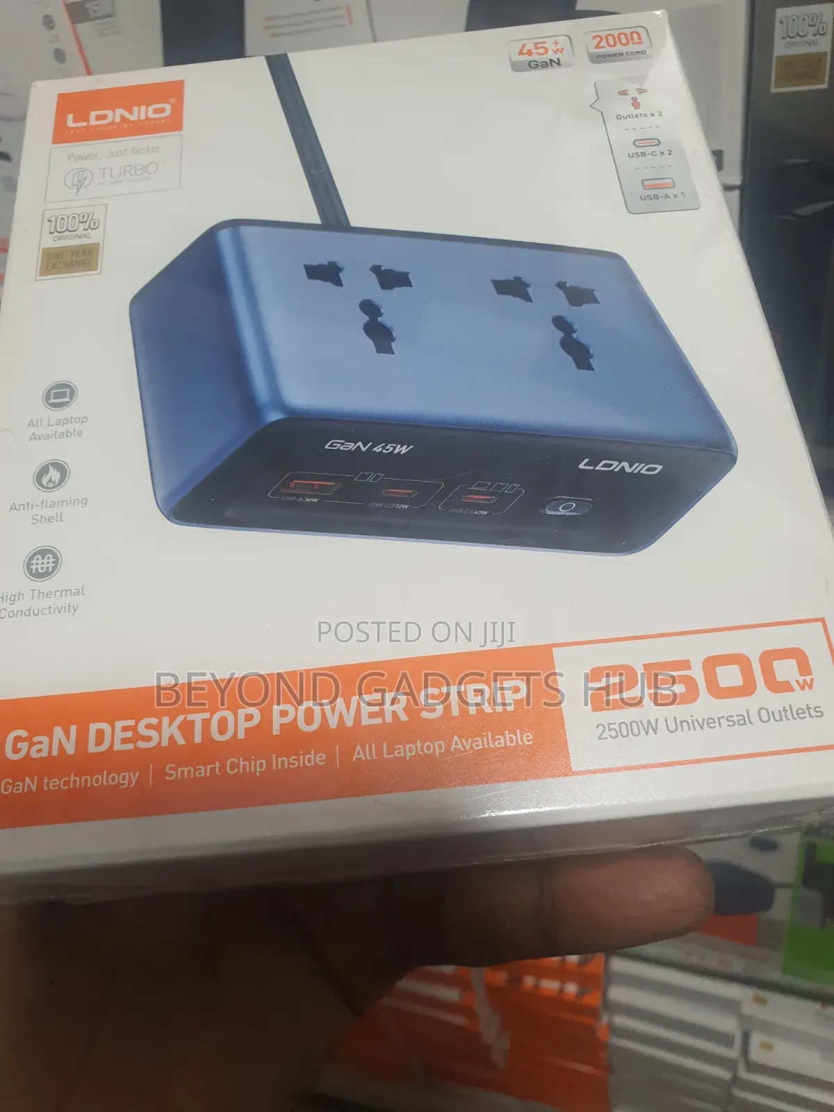 The Ldnio Gan Desktop Power Strip 2500w