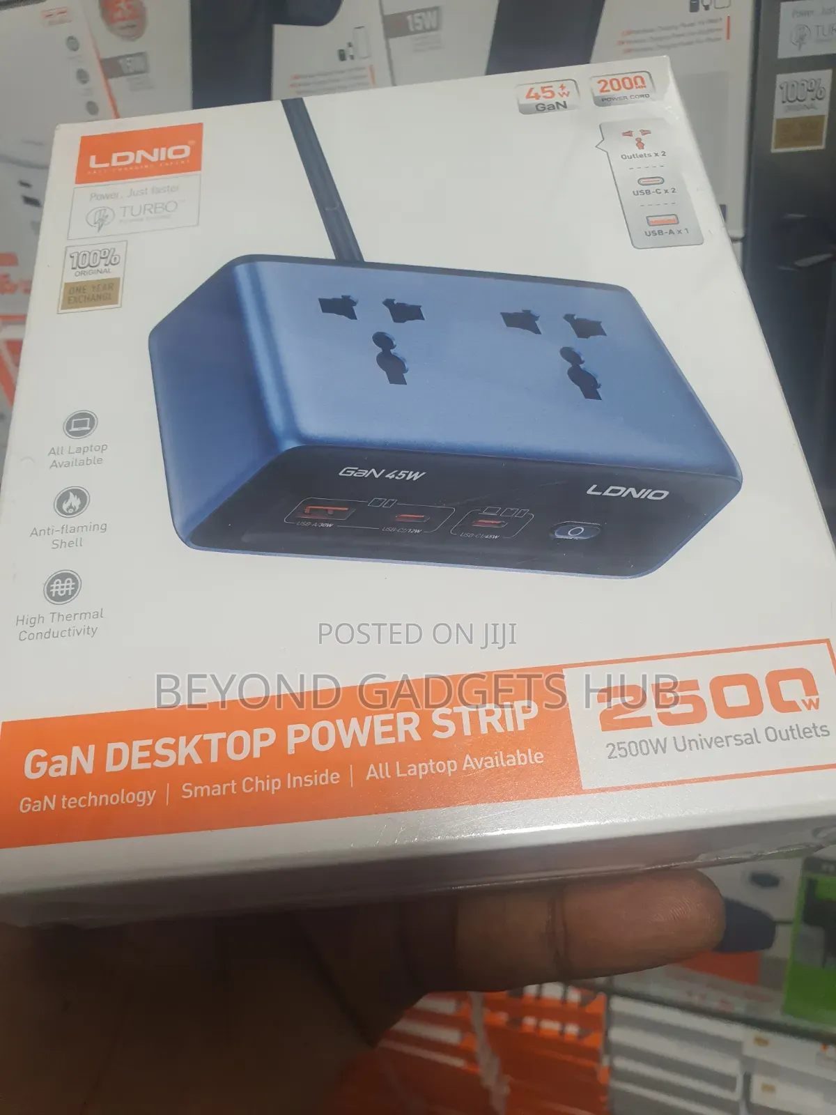 The Ldnio Gan Desktop Power Strip 2500w