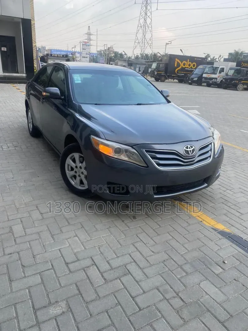 Toyota Camry 2011 Gray