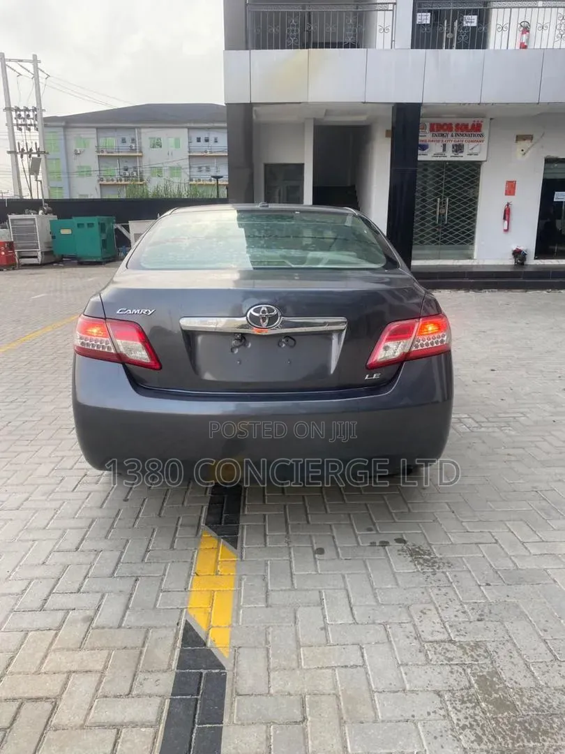 Toyota Camry 2011 Gray