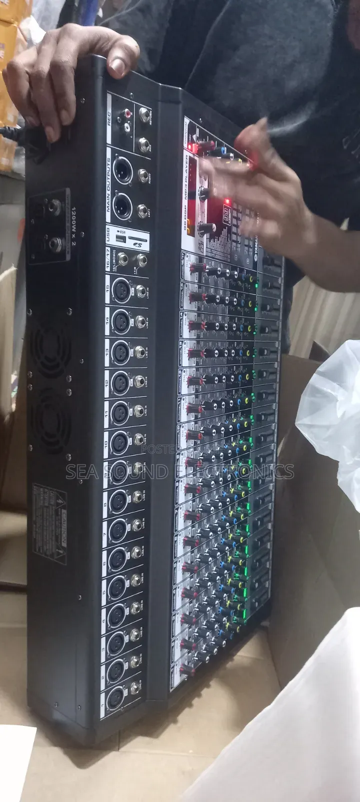 Yamaha 16 Channel Powered Mixer