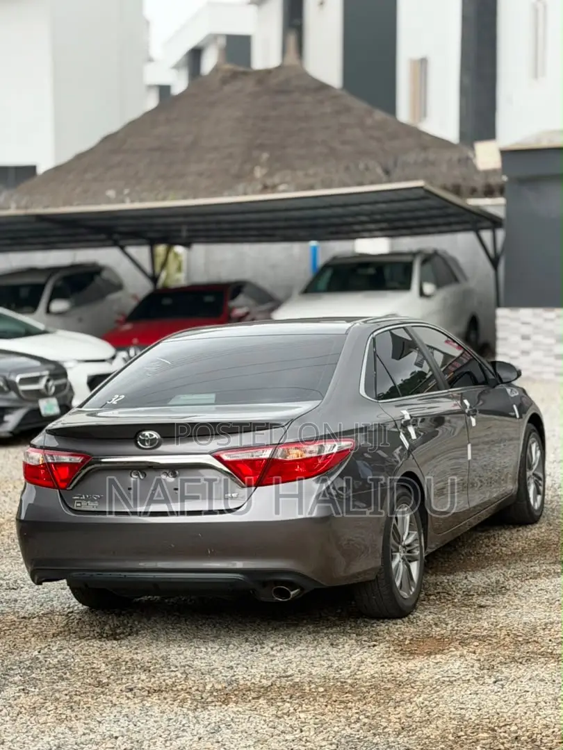 Toyota Camry 2017 Gray