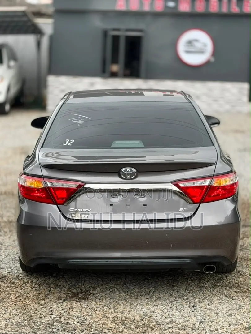 Toyota Camry 2017 Gray
