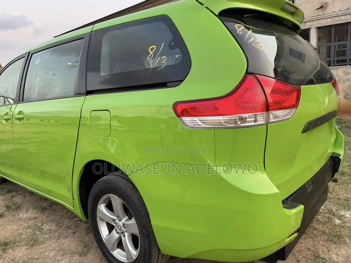 Toyota Sienna 2014 Green