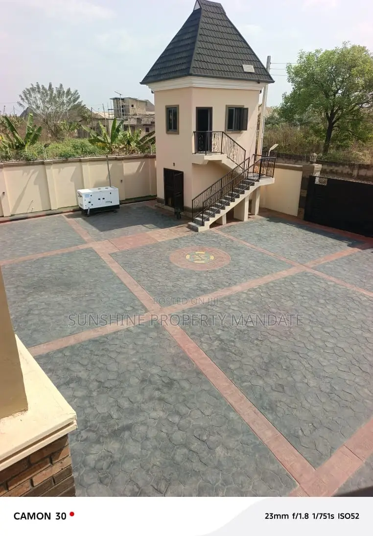 Furnished 5bdrm Duplex in Alagbaka Extension, Akure for sale