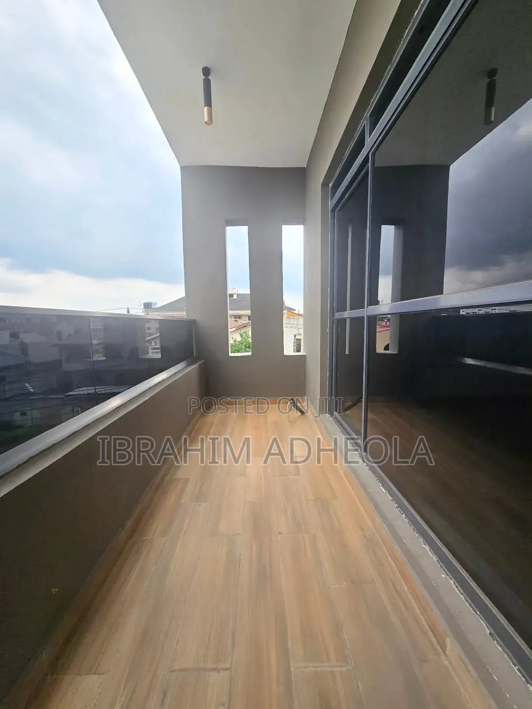 5bdrm Duplex in Ogudu Gra for sale
