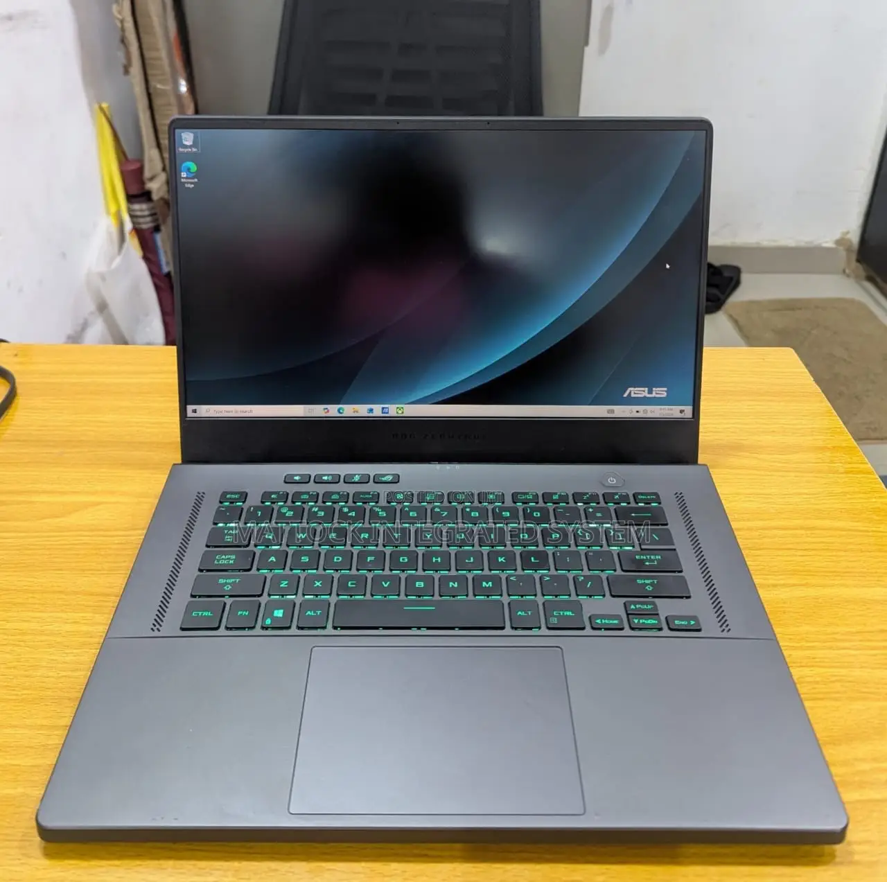 Laptop Asus ROG Zephyrus G15 16GB AMD Ryzen 9 SSD 1T