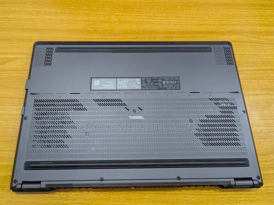 Laptop Asus ROG Zephyrus G15 16GB AMD Ryzen 9 SSD 1T