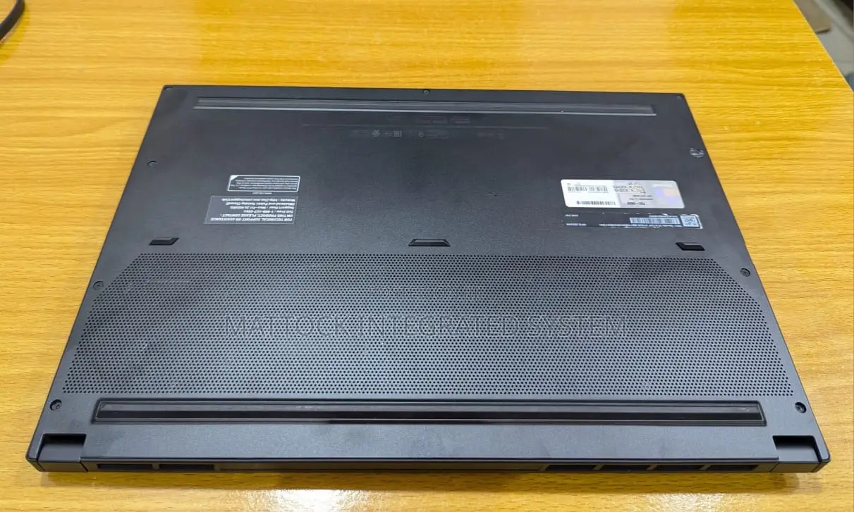Laptop MSI GS66 Stealth 10UE 32GB Intel Core i7 SSD 1T