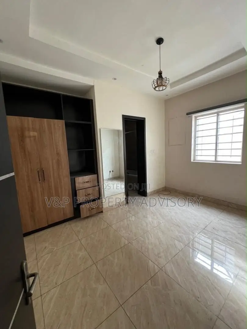 1bdrm Shared Apartment in Ikate Lekki Phase for rent