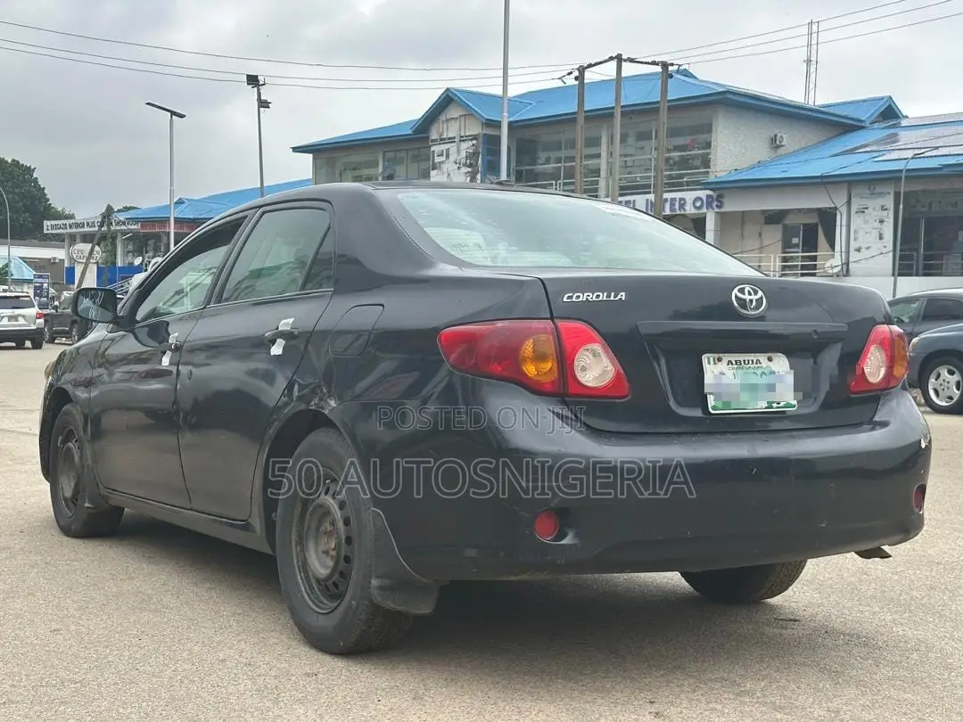 Toyota Corolla LE 4dr Sedan (1.8L 4cyl 4A) 2010 Black