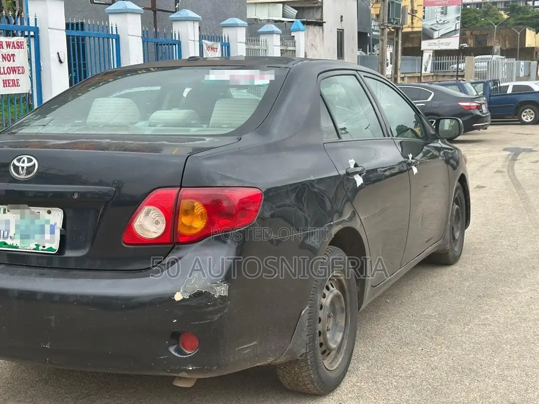 Toyota Corolla LE 4dr Sedan (1.8L 4cyl 4A) 2010 Black