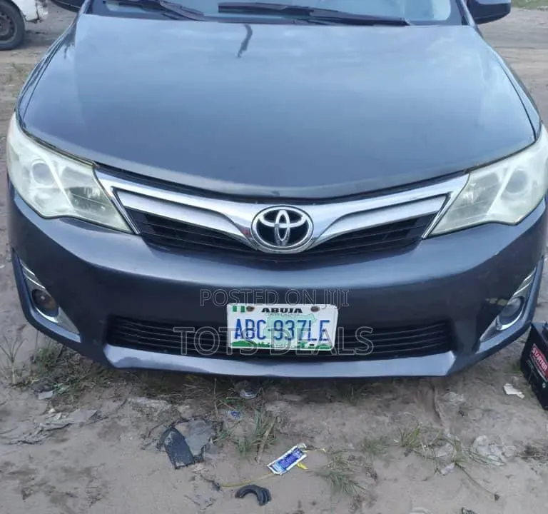 Toyota Camry SE 4dr Sedan (2.5L 4cyl 6A) 2014 Black