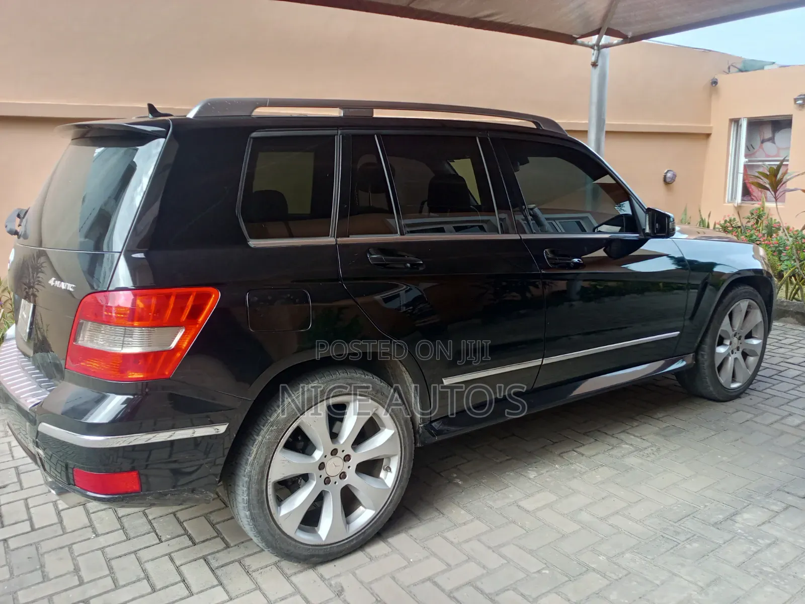 Mercedes-Benz GLK-Class 2010 Black