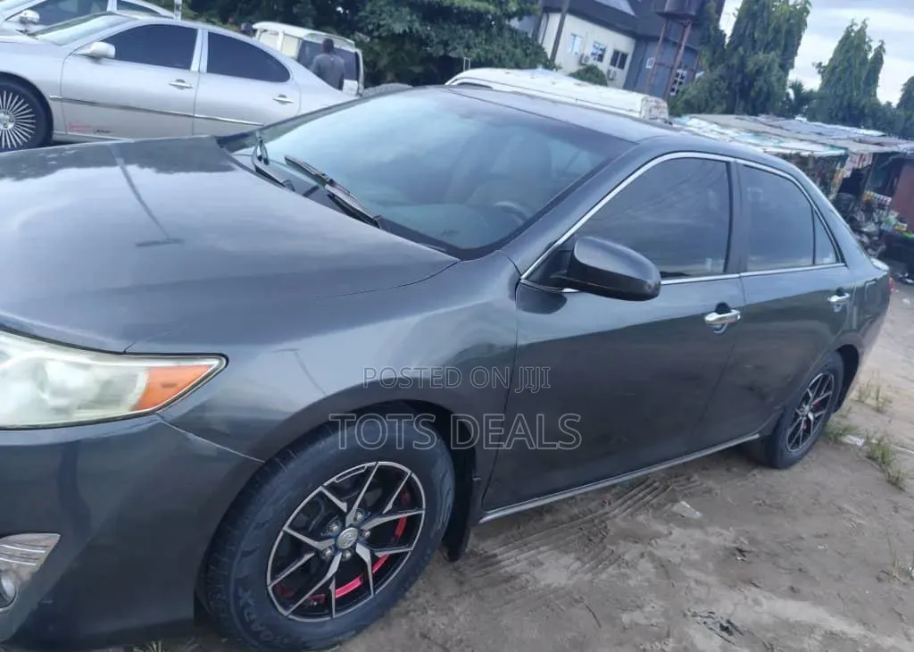 Toyota Camry SE 4dr Sedan (2.5L 4cyl 6A) 2014 Black