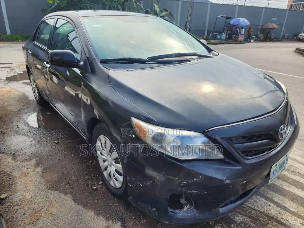 Toyota Corolla 2012 Black