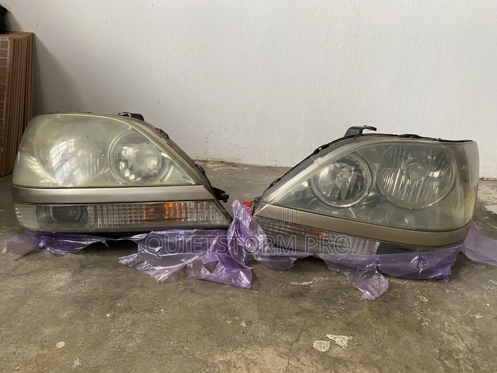 Headlamps for Rx300 Lexus