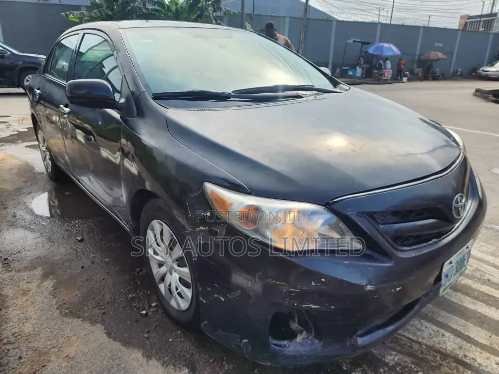 Toyota Corolla 2012 Black