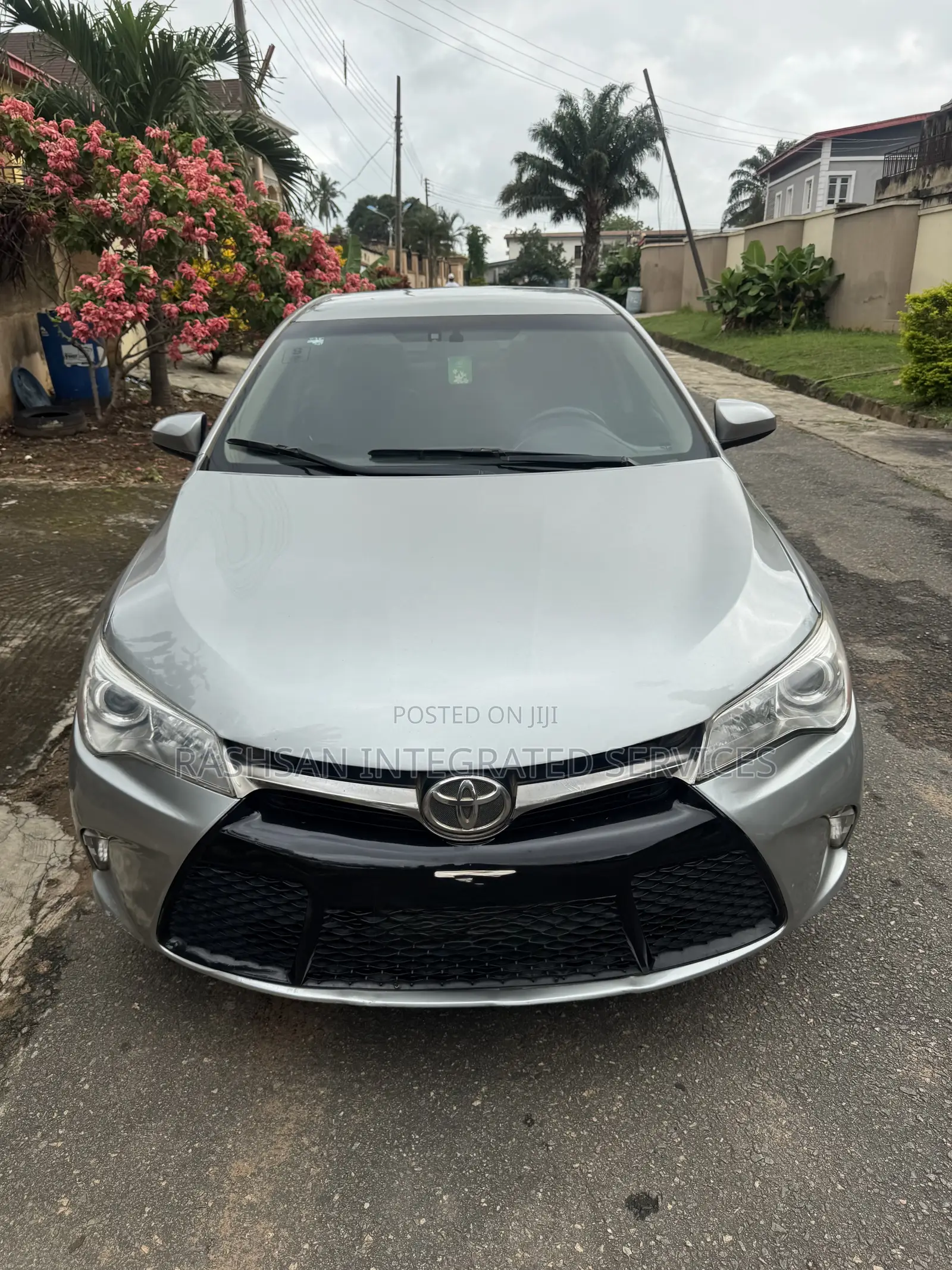 Toyota Camry SE 4dr Sedan (2.5L 4cyl 6A) 2015 Silver