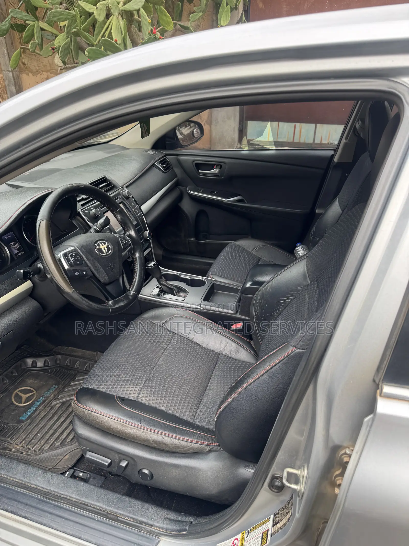 Toyota Camry SE 4dr Sedan (2.5L 4cyl 6A) 2015 Silver