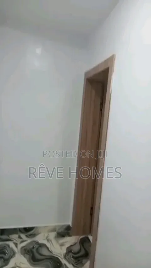 2bdrm Block of Flats in Medina for rent
