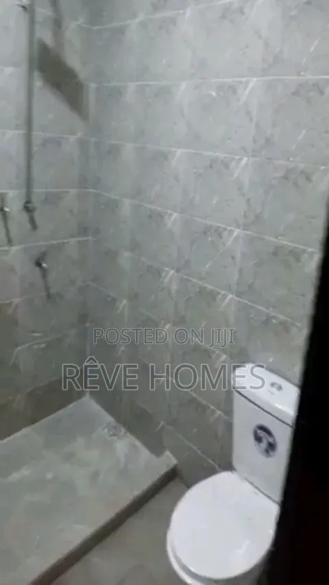 2bdrm Block of Flats in Medina for rent