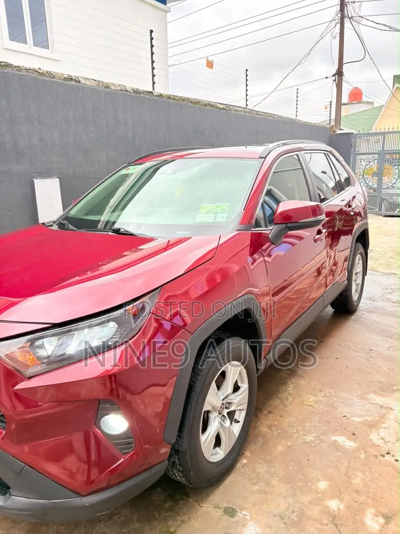 Toyota RAV4 XLE AWD 2020 Red
